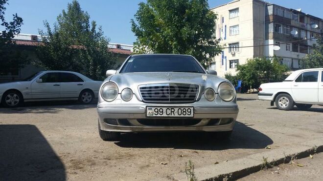 Mercedes E 240 2001, 181,000 km - 2.6 l - Bakı