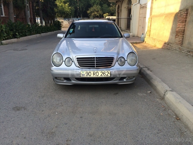 Mercedes E 240 2001, 200,343 km - 2.4 l - Bakı
