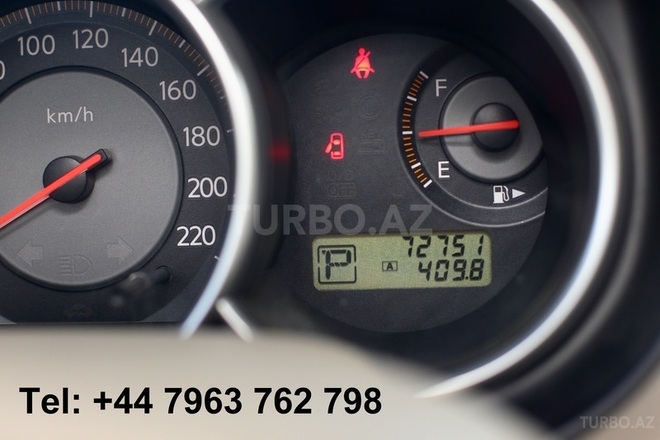 Nissan Tiida 2008, 72,800 km - 1.6 l - Bakı