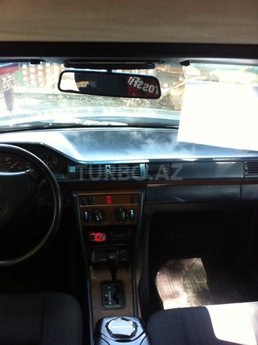 Mercedes E 200 1990, 315,000 km - 2.0 l - Bakı