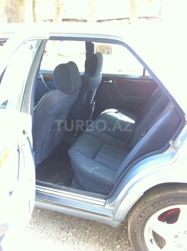 Mercedes E 200 1990, 315,000 km - 2.0 l - Bakı