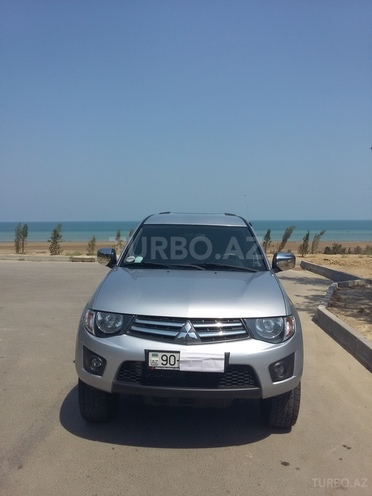 Mitsubishi L200 2014, 46,000 km - 2.5 l - Bakı