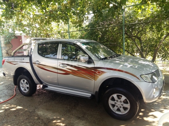 Mitsubishi L200 2009, 88,456 km - 2.5 л - Bakı