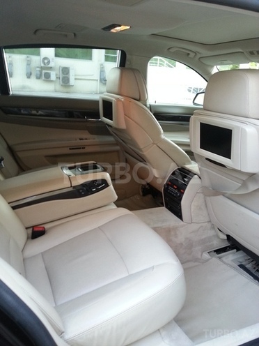 BMW 750 2009, 130,000 km - 4.4 l - Bakı