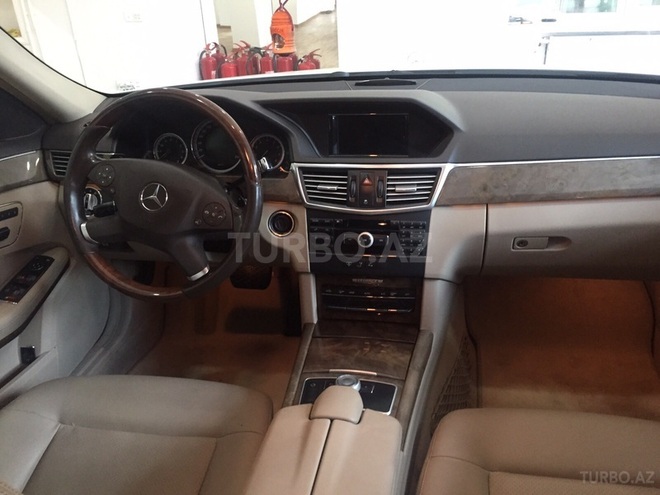 Mercedes E 300 2011, 105,000 km - 3.0 l - Bakı