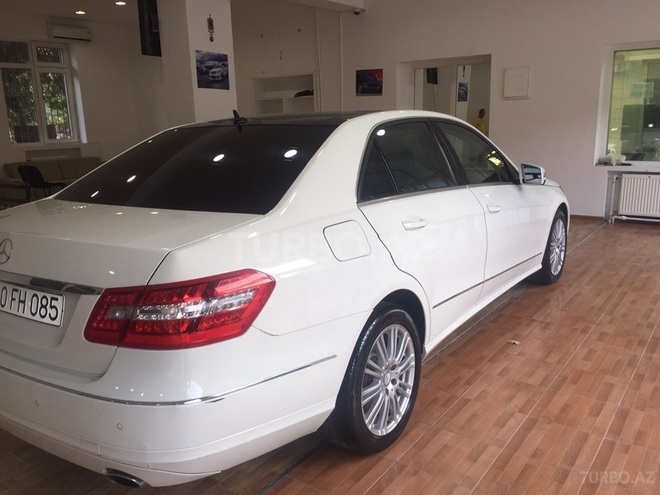 Mercedes E 300 2011, 105,000 km - 3.0 l - Bakı