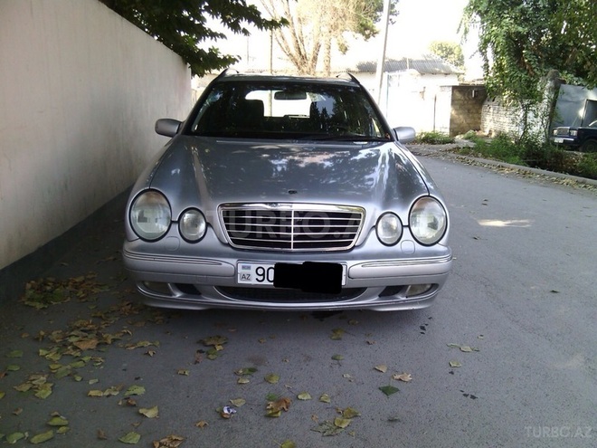 Mercedes E 220 1999, 200,000 km - 2.2 л - Bakı