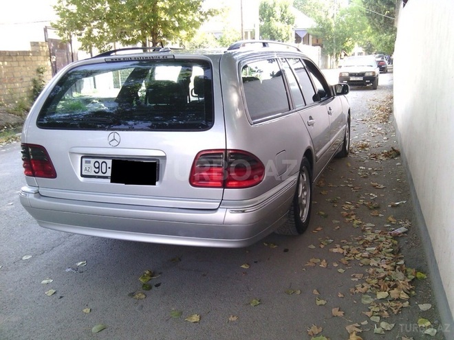 Mercedes E 220 1999, 200,000 km - 2.2 л - Bakı