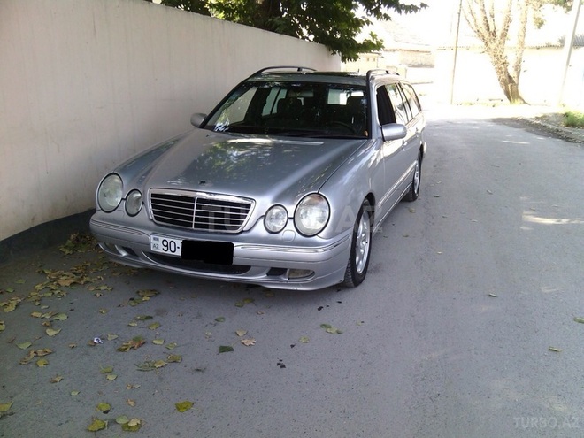 Mercedes E 220 1999, 200,000 km - 2.2 л - Bakı