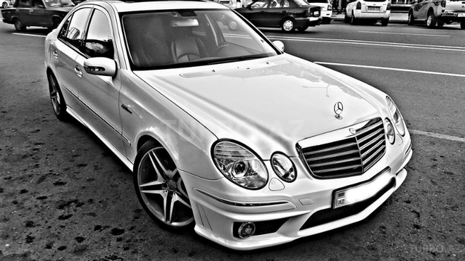 Mercedes E 320 2003, 97,000 km - 3.2 l - Bakı