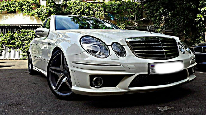Mercedes E 320 2003, 97,000 km - 3.2 l - Bakı