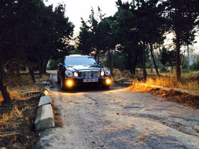 Mercedes E 320 2002, 128,354 km - 3.2 l - Bakı