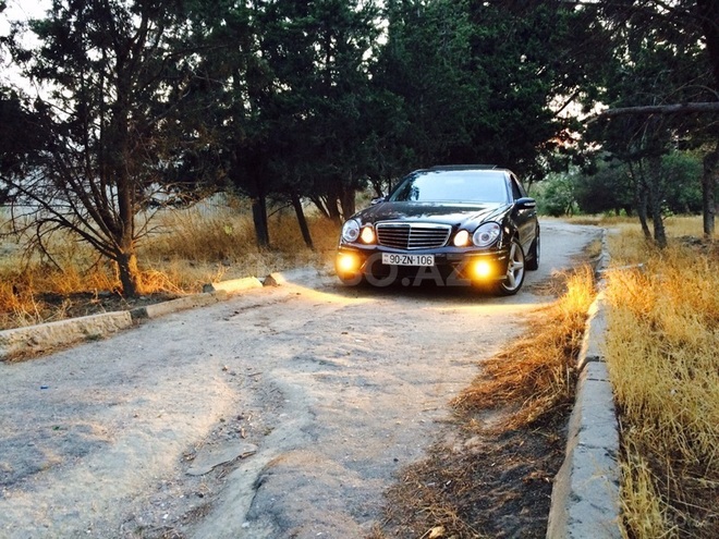 Mercedes E 320 2002, 128,354 km - 3.2 l - Bakı