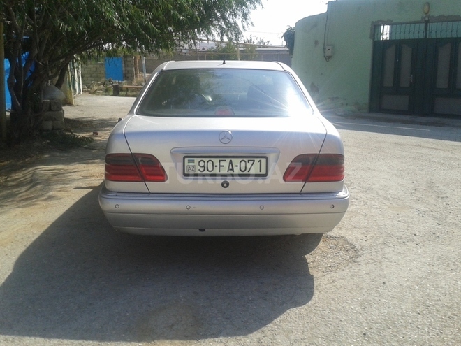 Mercedes E 280 1997, 300,000 km - 2.8 l - Bakı