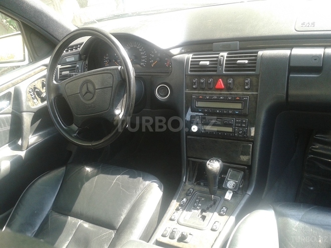 Mercedes E 280 1997, 300,000 km - 2.8 l - Bakı