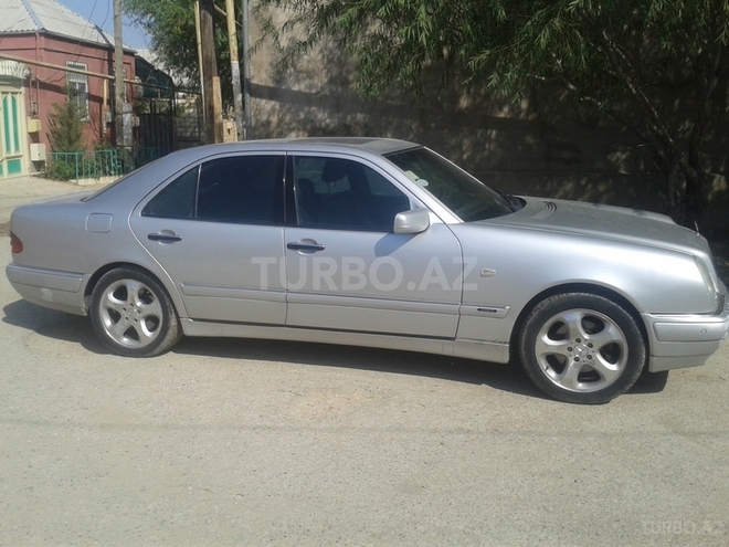 Mercedes E 280 1997, 300,000 km - 2.8 l - Bakı