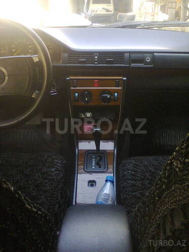Mercedes E 250 1993, 20,000 km - 0.3 l - Bakı