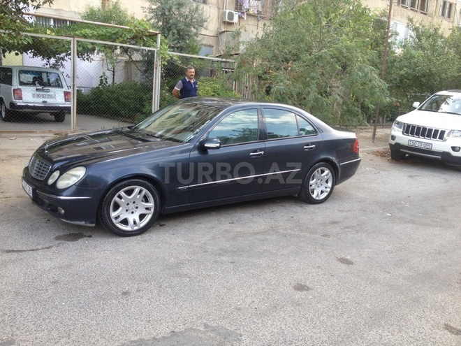 Mercedes E 270 2002, 210,000 km - 2.7 l - Bakı