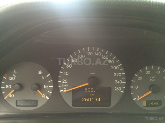 Mercedes E 240 2001, 260,000 km - 2.4 l - Bakı