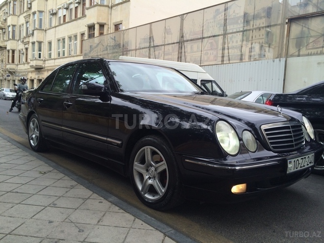 Mercedes E 240 2001, 260,000 km - 2.4 l - Bakı