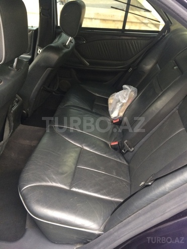 Mercedes E 240 2001, 260,000 km - 2.4 l - Bakı