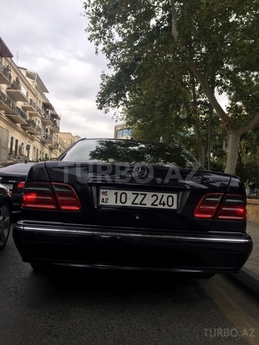 Mercedes E 240 2001, 260,000 km - 2.4 l - Bakı