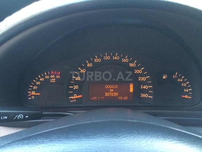 Mercedes C 200 2001, 307,200 km - 2.0 l - Bakı