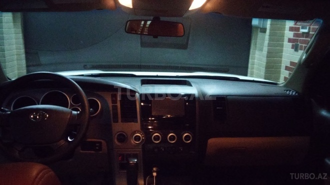 Toyota Sequoia 2011, 70,000 km - 5.7 л - Bakı