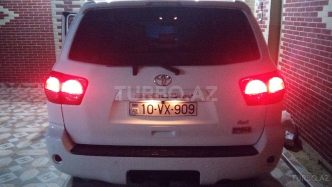 Toyota Sequoia 2011, 70,000 km - 5.7 л - Bakı