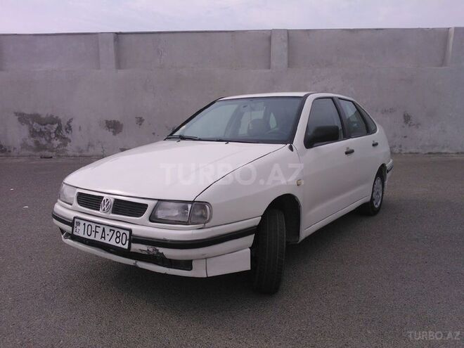 Volkswagen Polo 1996, 195,000 km - 1.6 l - Bakı