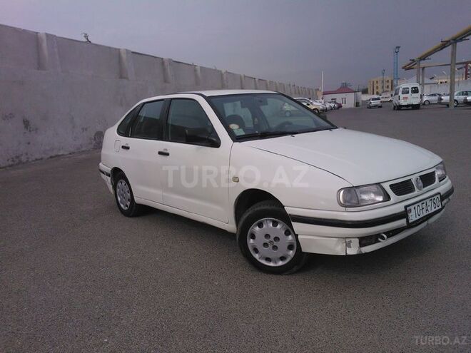 Volkswagen Polo 1996, 195,000 km - 1.6 l - Bakı