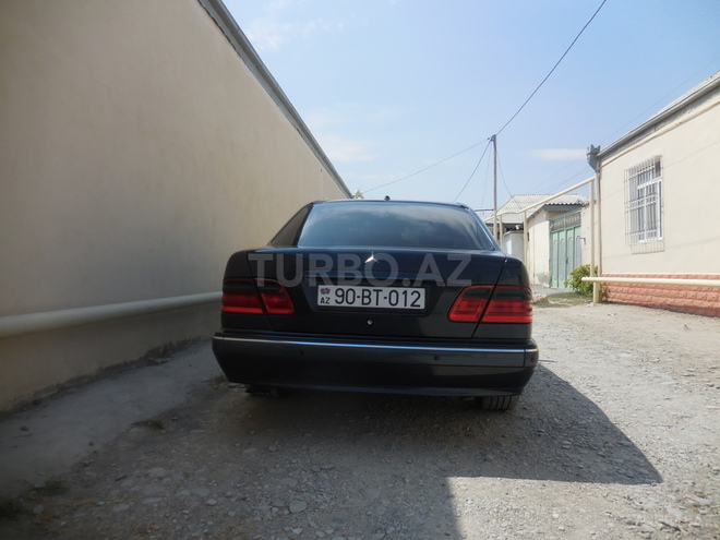 Mercedes E 240 2000, 280,000 km - 2.6 л - Bakı