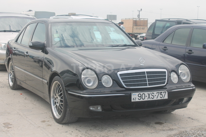 Mercedes E 270 2000, 300,000 km - 2.7 l - Bakı