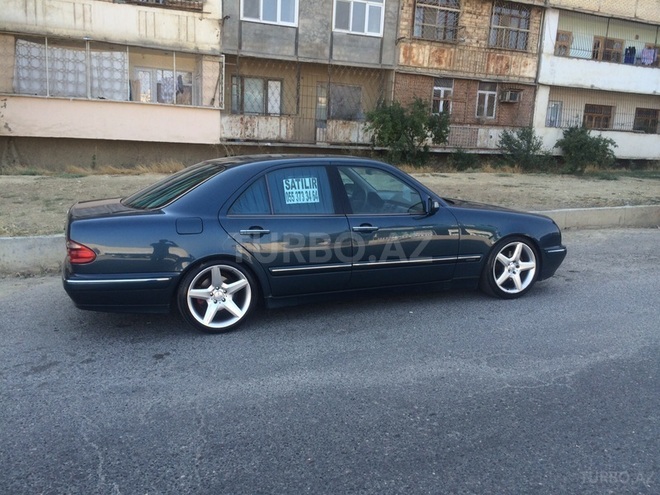 Mercedes E 270 2000, 214,000 km - 2.7 l - Bakı