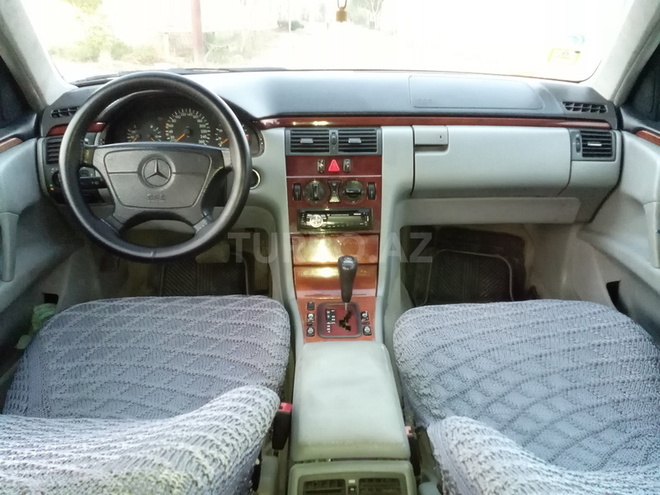 Mercedes E 240 1998, 350,000 km - 2.4 l - Bakı