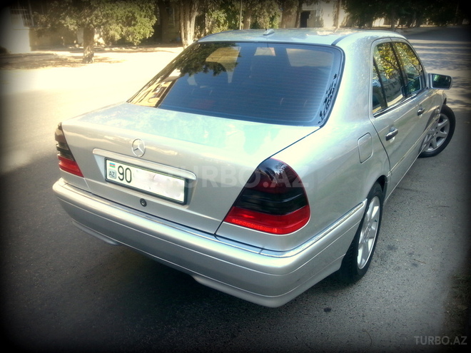 Mercedes C 220 1998, 240,000 km - 2.2 l - Bakı