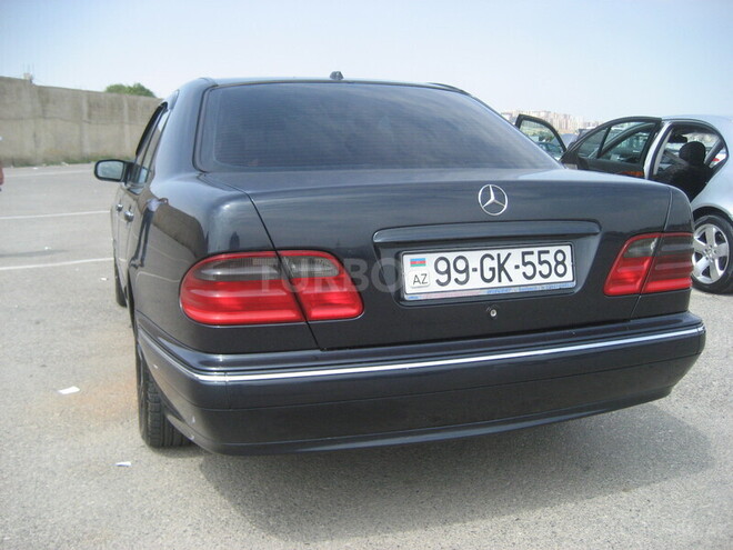 Mercedes E 240 1999, 182,000 km - 2.4 l - Bakı