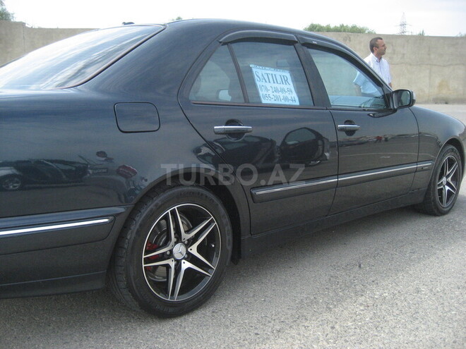 Mercedes E 240 1999, 182,000 km - 2.4 l - Bakı