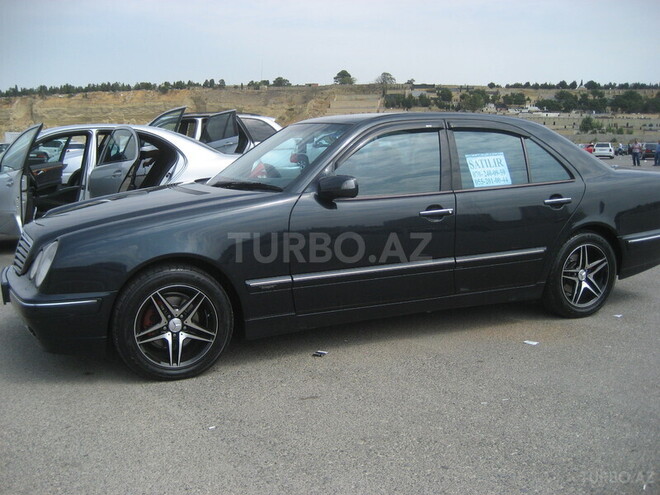 Mercedes E 240 1999, 182,000 km - 2.4 l - Bakı
