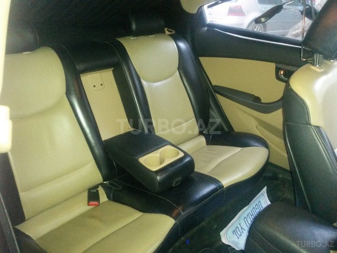 Hyundai Elantra 2012, 70,000 km - 1.8 l - Bakı