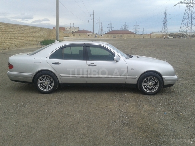 Mercedes E 230 1995, 398,565 km - 2.3 l - Bakı