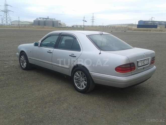 Mercedes E 230 1995, 398,565 km - 2.3 l - Bakı