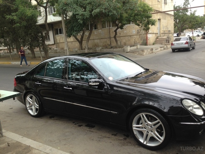 Mercedes E 240 2002, 211,000 km - 2.4 l - Bakı