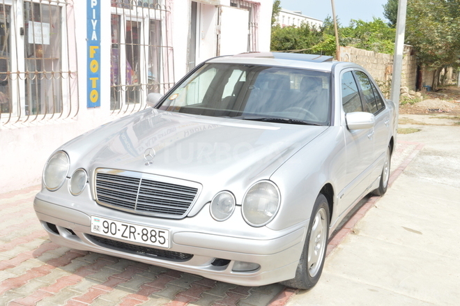 Mercedes E 220 2001, 292,000 km - 2.2 л - Bakı