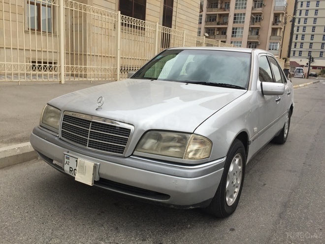 Mercedes C 250 1997, 250,000 km - 2.5 l - Bakı