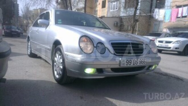 Mercedes E 270 1999, 220,000 km - 2.7 l - Bakı
