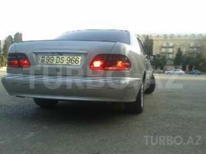 Mercedes E 270 1999, 220,000 km - 2.7 l - Bakı
