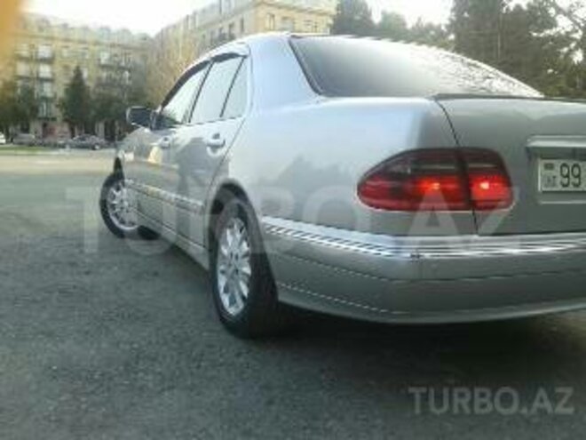Mercedes E 270 1999, 220,000 km - 2.7 l - Bakı