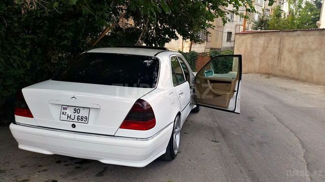 Mercedes C 230 1997, 200,000 km - 2.3 l - Bakı