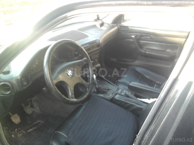 BMW 535 1993, 267,000 km - 3.5 l - Bakı